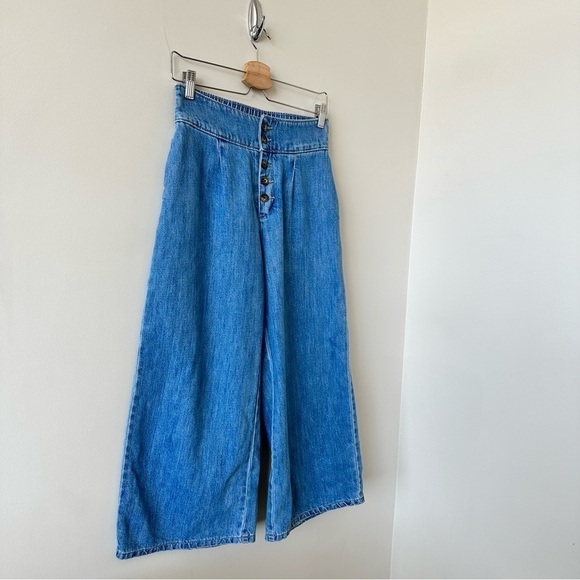 HOLLISTER Ultra High Rise Culottes in Medium Wash (Size:Small) - Picture 6 of 11